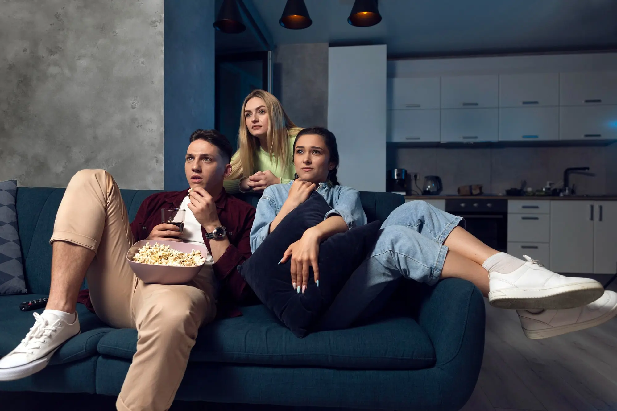 Smart IPTV Unterhaltung – Filme und Serien streamen mit Smart IPTV auf dem Sofa in 4K